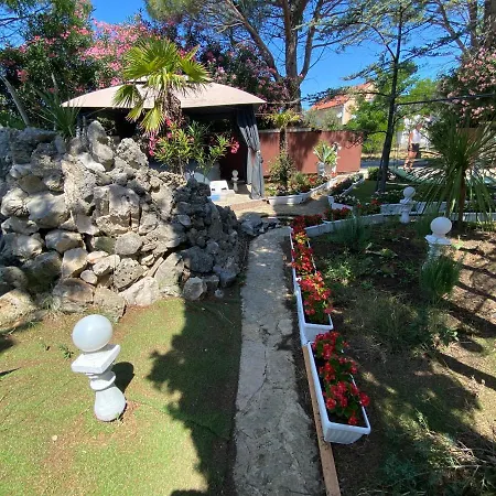 Appartamento Dalibor Wellness, 2 Jacuzzies, Sauna, Parking, Grill, Observatory, Mediterranean Garden