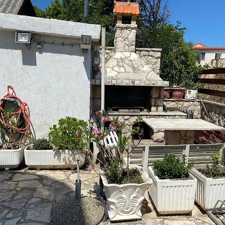 And Dalibor Apartman Nin