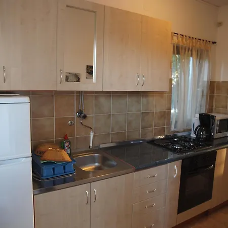 Dalibor Wellness, 2 Jacuzzies, Sauna, Parking, Grill, Observatory, Mediterranean Garden