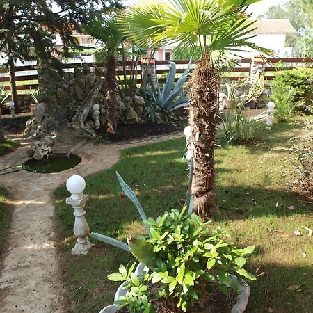 Dalibor Wellness, 2 Jacuzzies, Sauna, Parking, Grill, Observatory, Mediterranean Garden