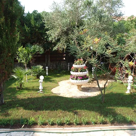 Dalibor Wellness, 2 Jacuzzies, Sauna, Parking, Grill, Observatory, Mediterranean Garden