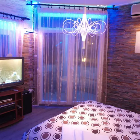 Dalibor Wellness, 2 Jacuzzies, Sauna, Parking, Grill, Observatory, Mediterranean Garden *