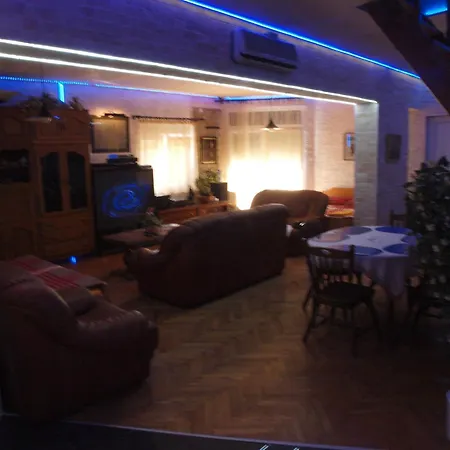 Dalibor Wellness, 2 Jacuzzies, Sauna, Parking, Grill, Observatory, Mediterranean Garden