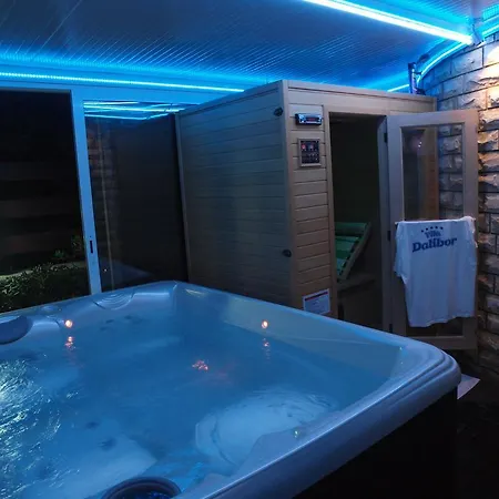 Διαμέρισμα And Dalibor *