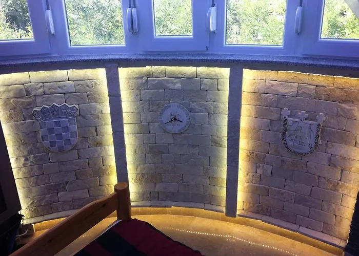 דירה And Dalibor נין